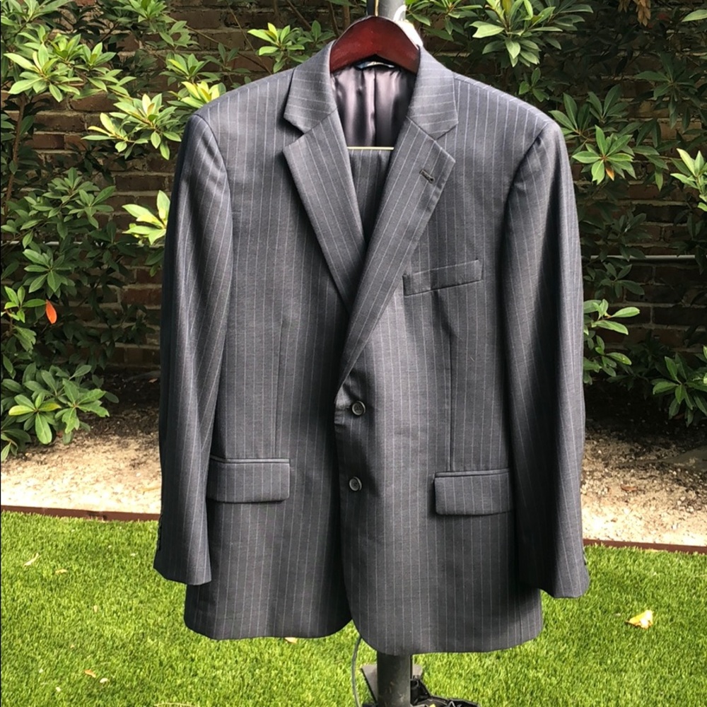 Brooks Brothers 346 Navy pinstripe suit 42S